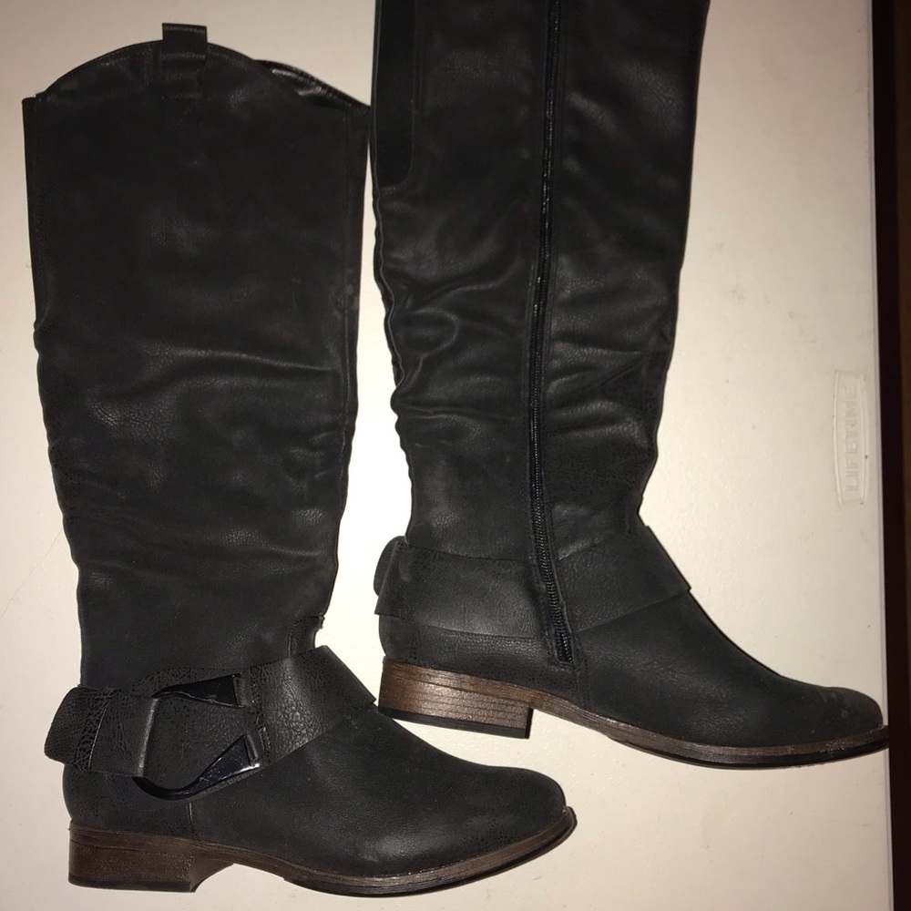 Black boots